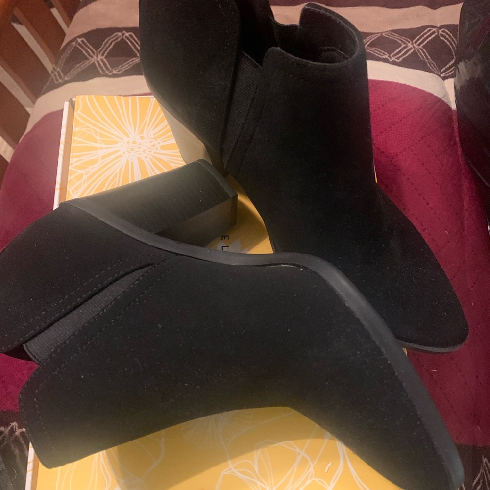Black bootie